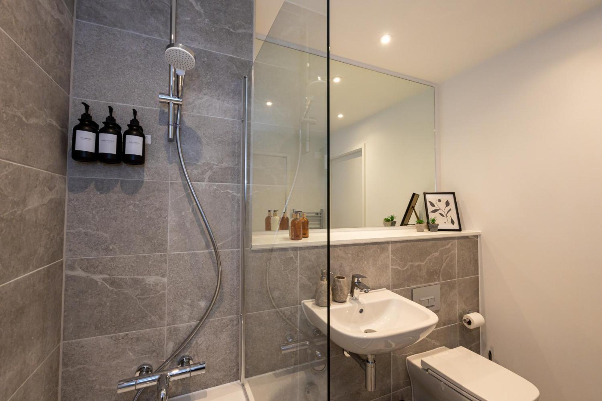 Pet Friendly 2Br Near Station By Asquare Letting Apartamento Manchester Exterior foto